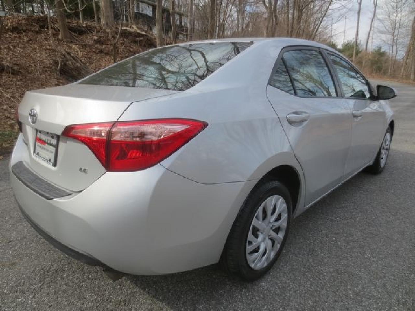 2019 Silver /Gray Toyota Corolla LE (2T1BURHE2KC) with an 1.8 liter 4-cylinder DOHC 16V engine, Automatic transmission, located at 270 US Route 6, Mahopac, NY, 10541, (845) 621-0895, 41.349022, -73.755280 - Photo #3